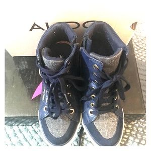 Aldo Tenihills Size 7/12 good condition